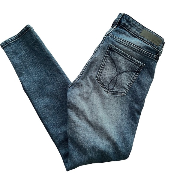Calvin Klein Jeans Talla. Mid rise Skinny leg denim.  Soft & stretchy​ Size 4 - Picture 1 of 11